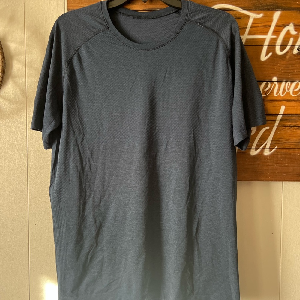 lululemon athletica Dark Blue Short Sleeve Tee
Mens Large